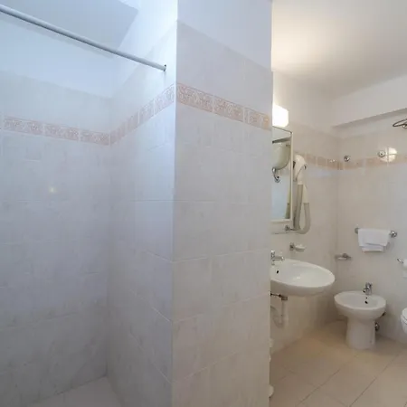 Hotel Beach 3* Tortoreto